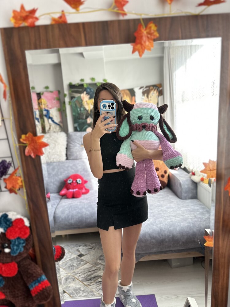 Hüzünlü Monster MOMO