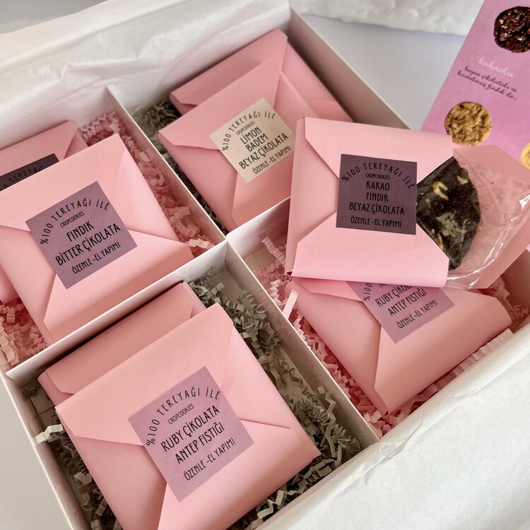 8’li orta boy hediyelik cookie kutusu