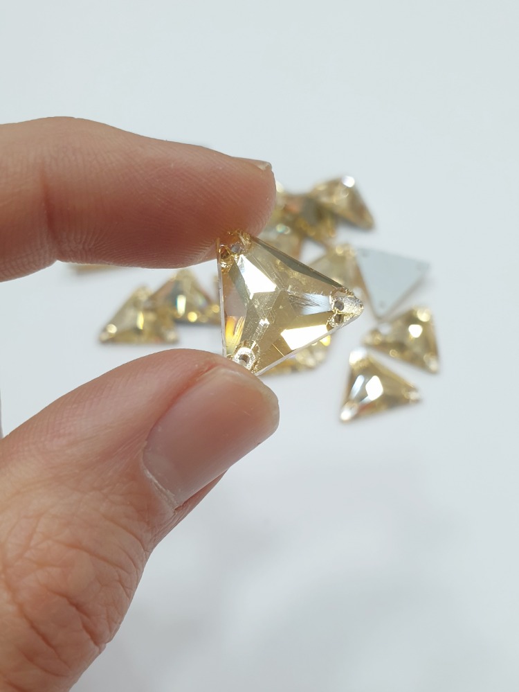 Dikme Taş - Gold Üçgen