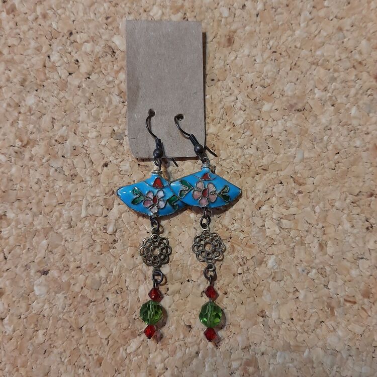 Mavi Yelpaze Sallantılı Küpe
