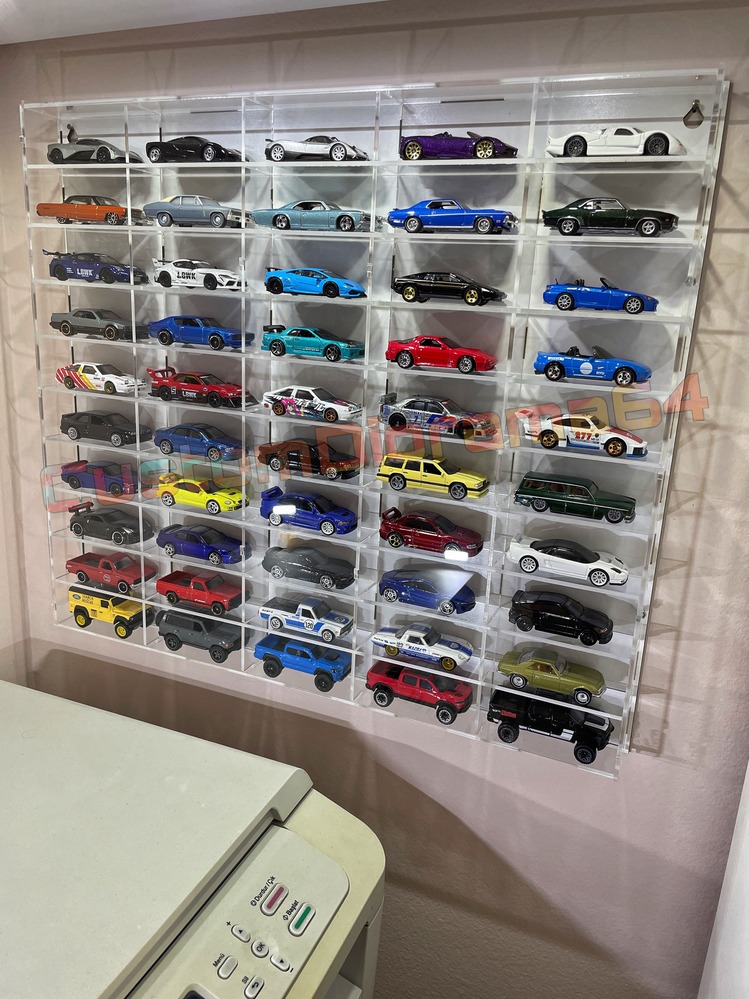 1:64 Ölçek 50 Araçlık Pleksi Duvar Standı (1)