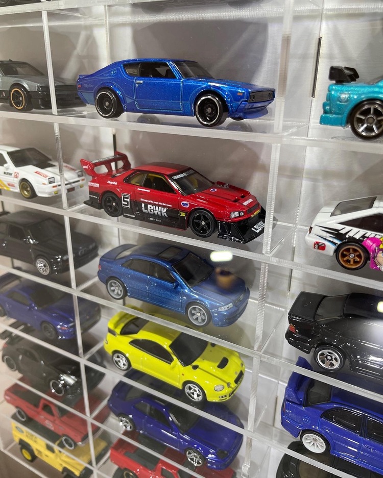 1:64 Ölçek 50 Araçlık Pleksi Duvar Standı (1)