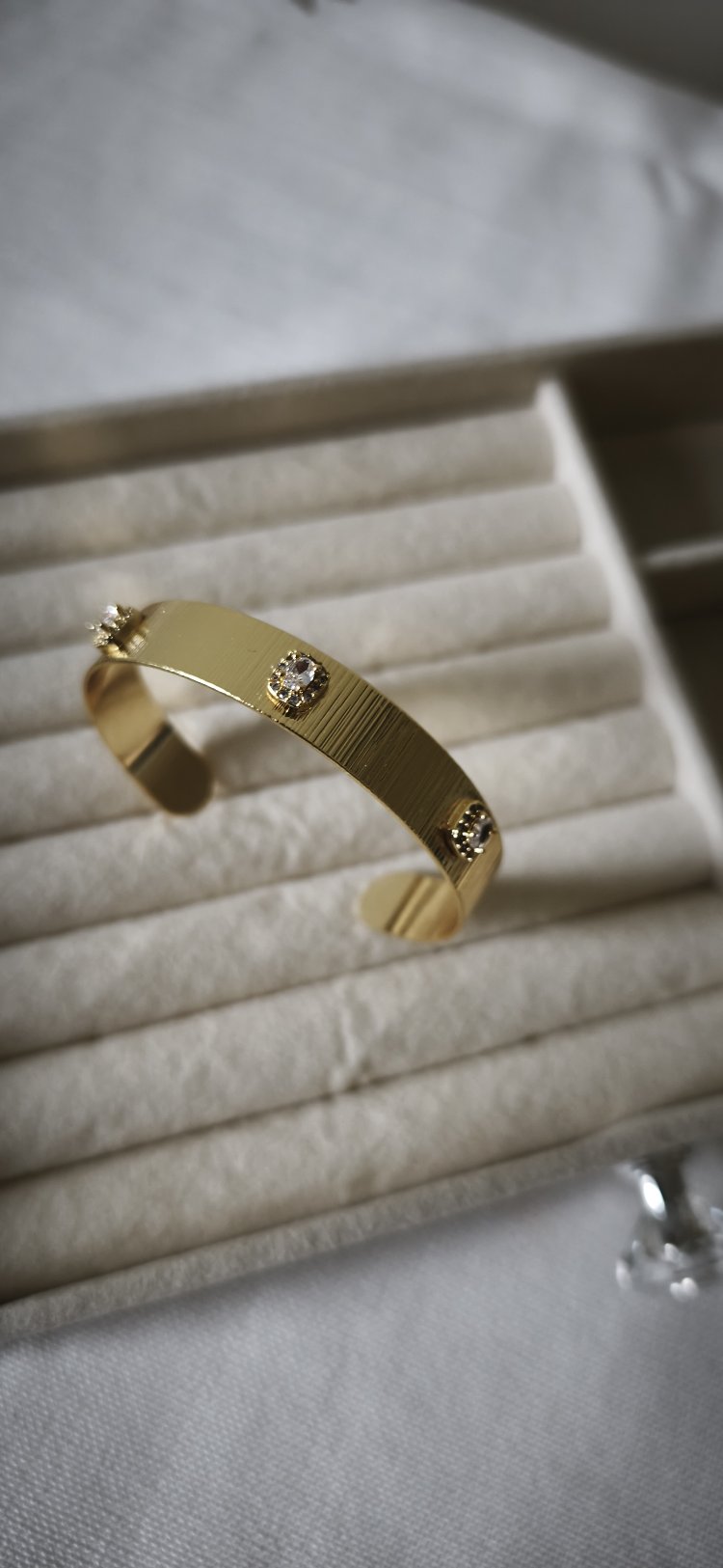 çelik kuyumcu modeli gold kelepçe