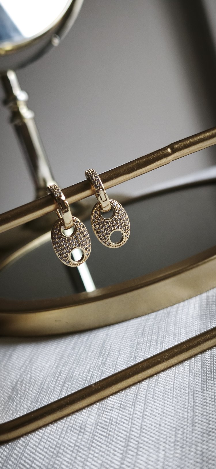 çelik çift kullanımlı minimal gold küpe