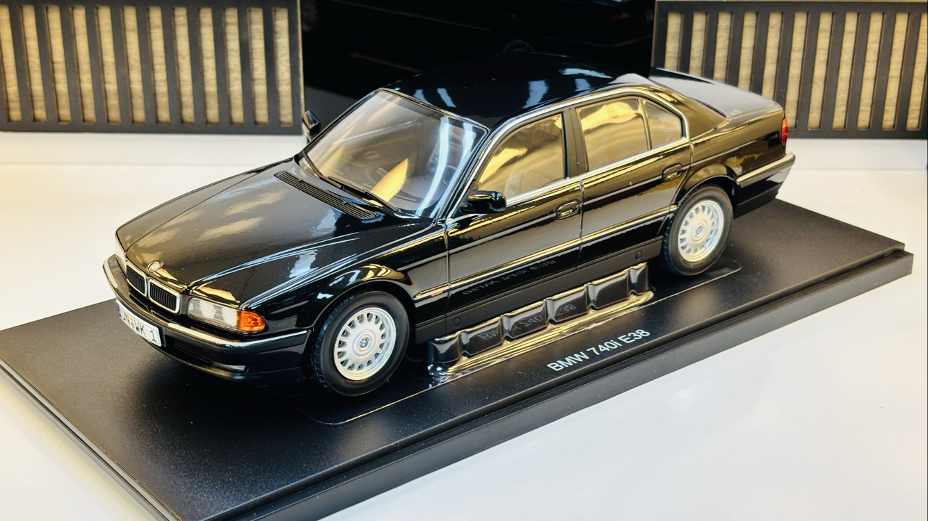 BMW 740i E38 SEDAN