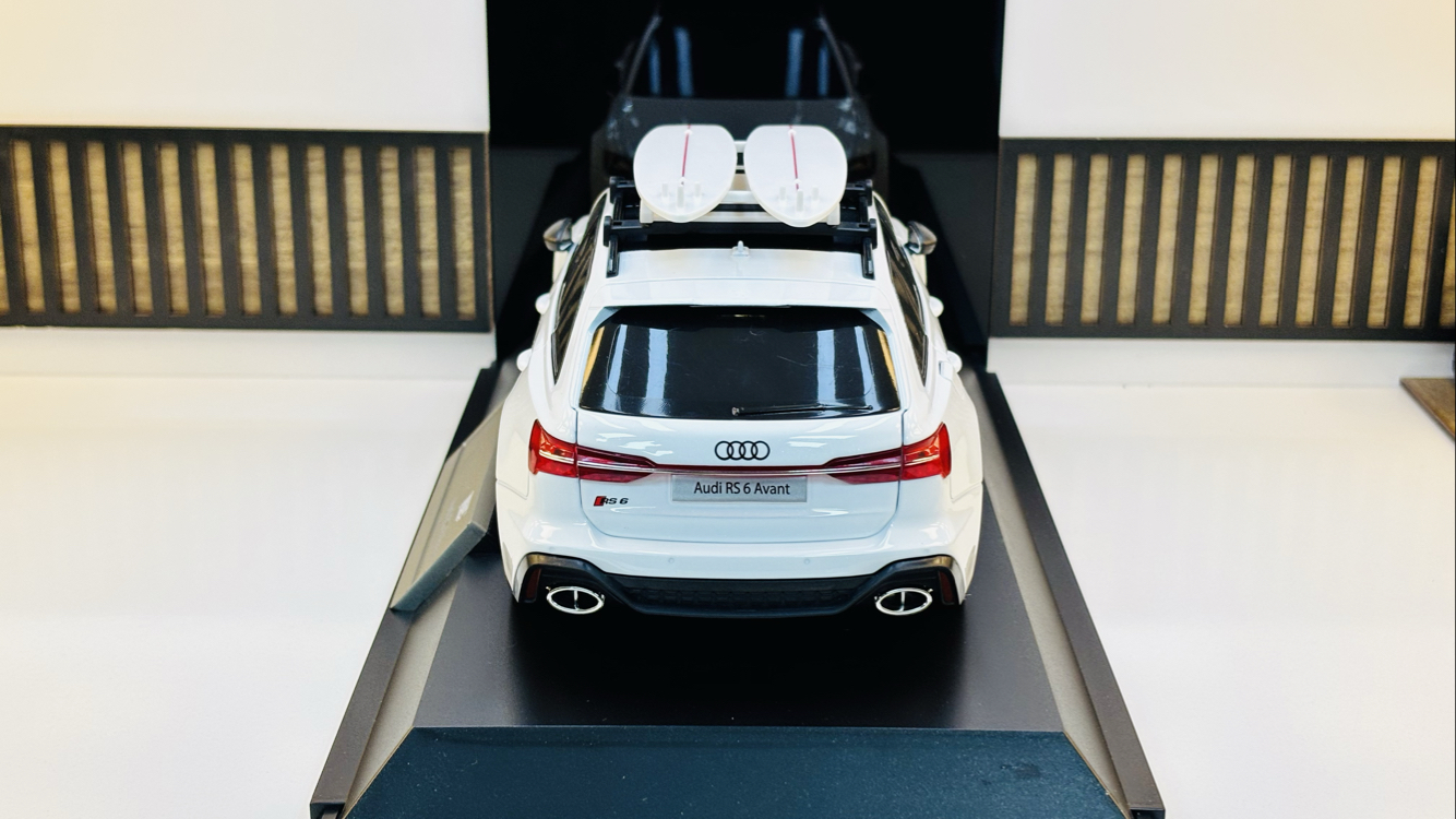 AUDI RS6 AVANT