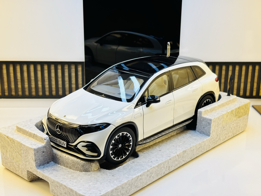 2022 MERCEDES-BENZ EQS SUV AMG LINE X296