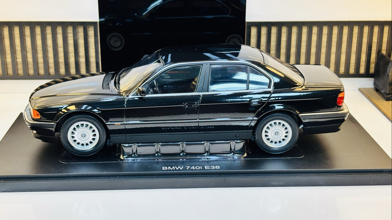BMW 740i E38 SEDAN