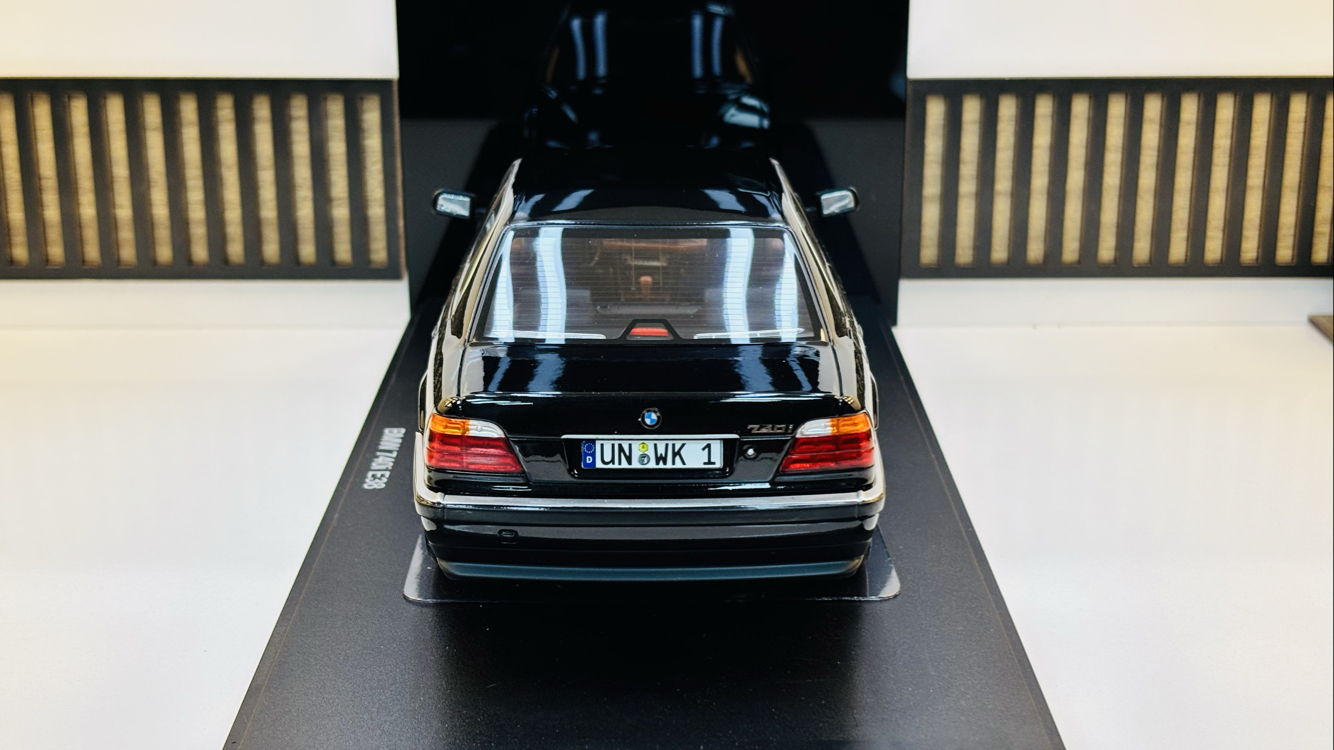 BMW 740i E38 SEDAN