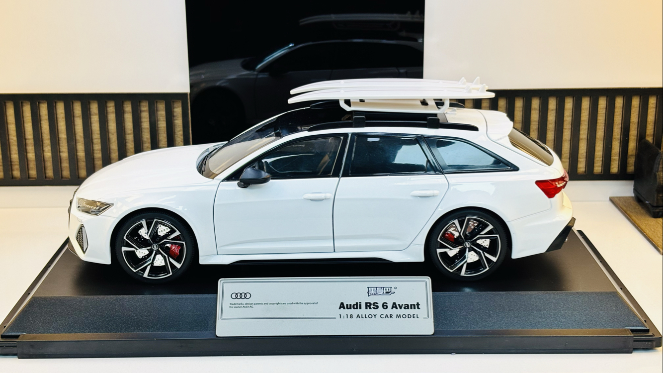 AUDI RS6 AVANT