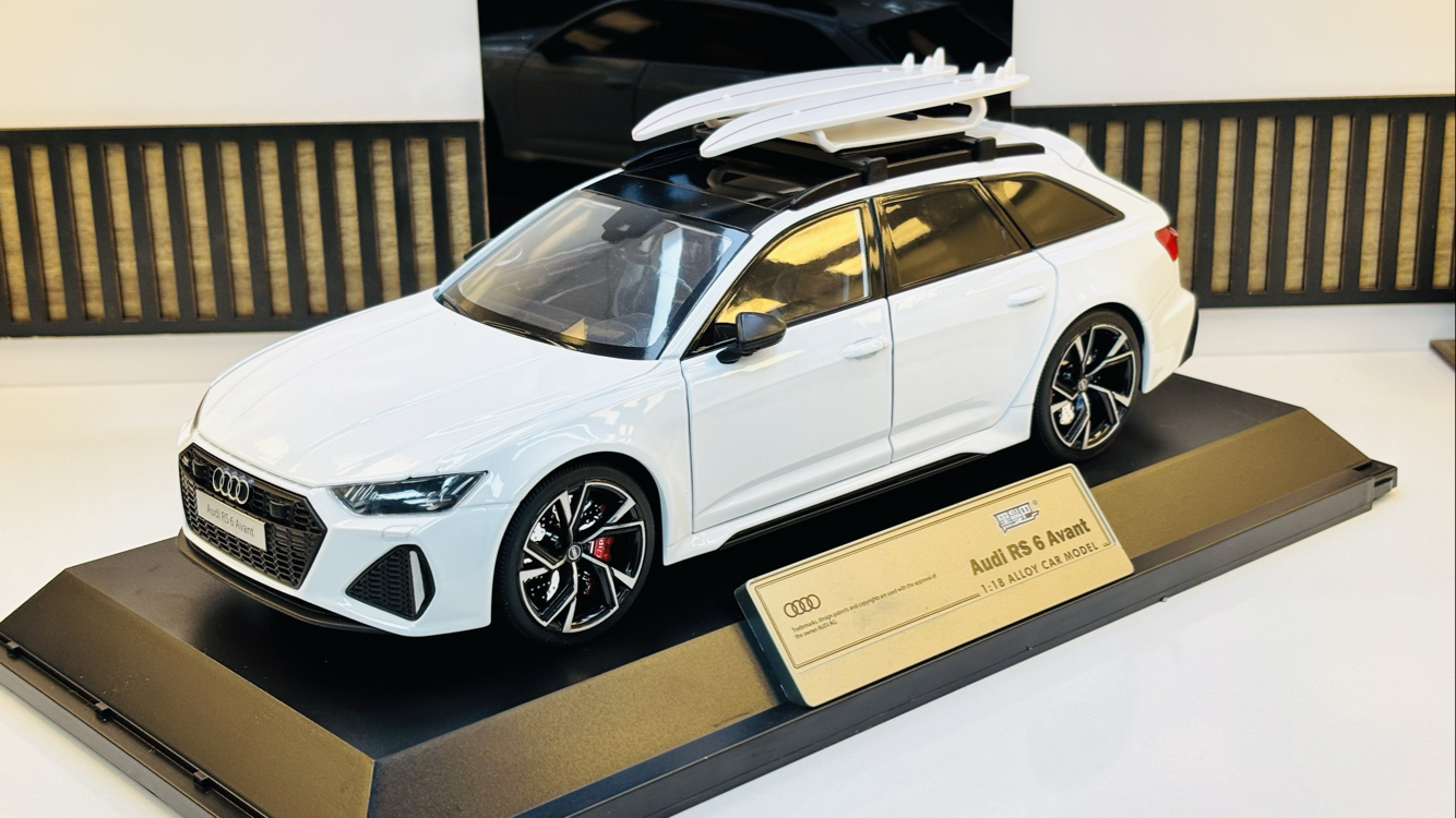 AUDI RS6 AVANT