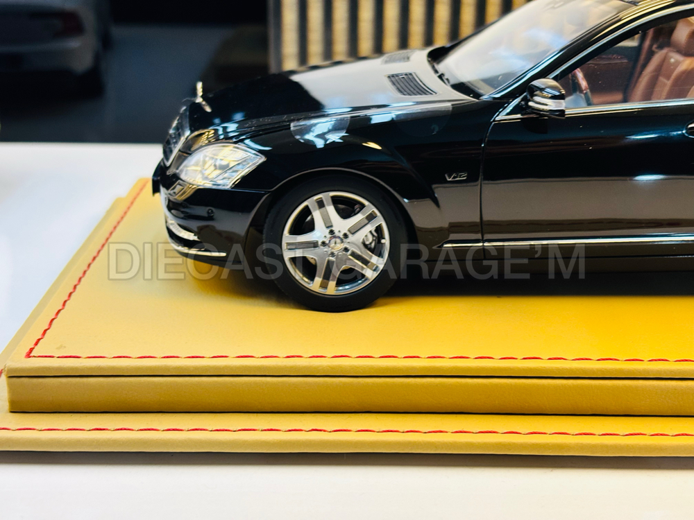 DERİ TABANLI CASE 1/18 ÖLÇEK