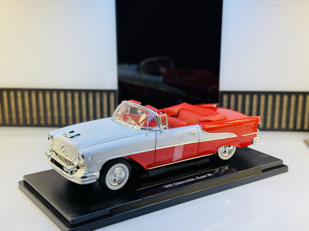 1955 OLDSMOBILE SUPER 88