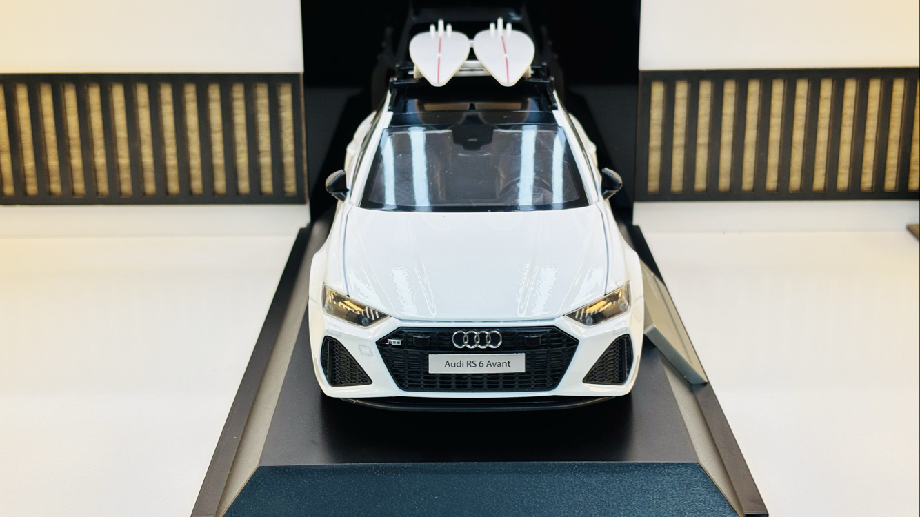 AUDI RS6 AVANT