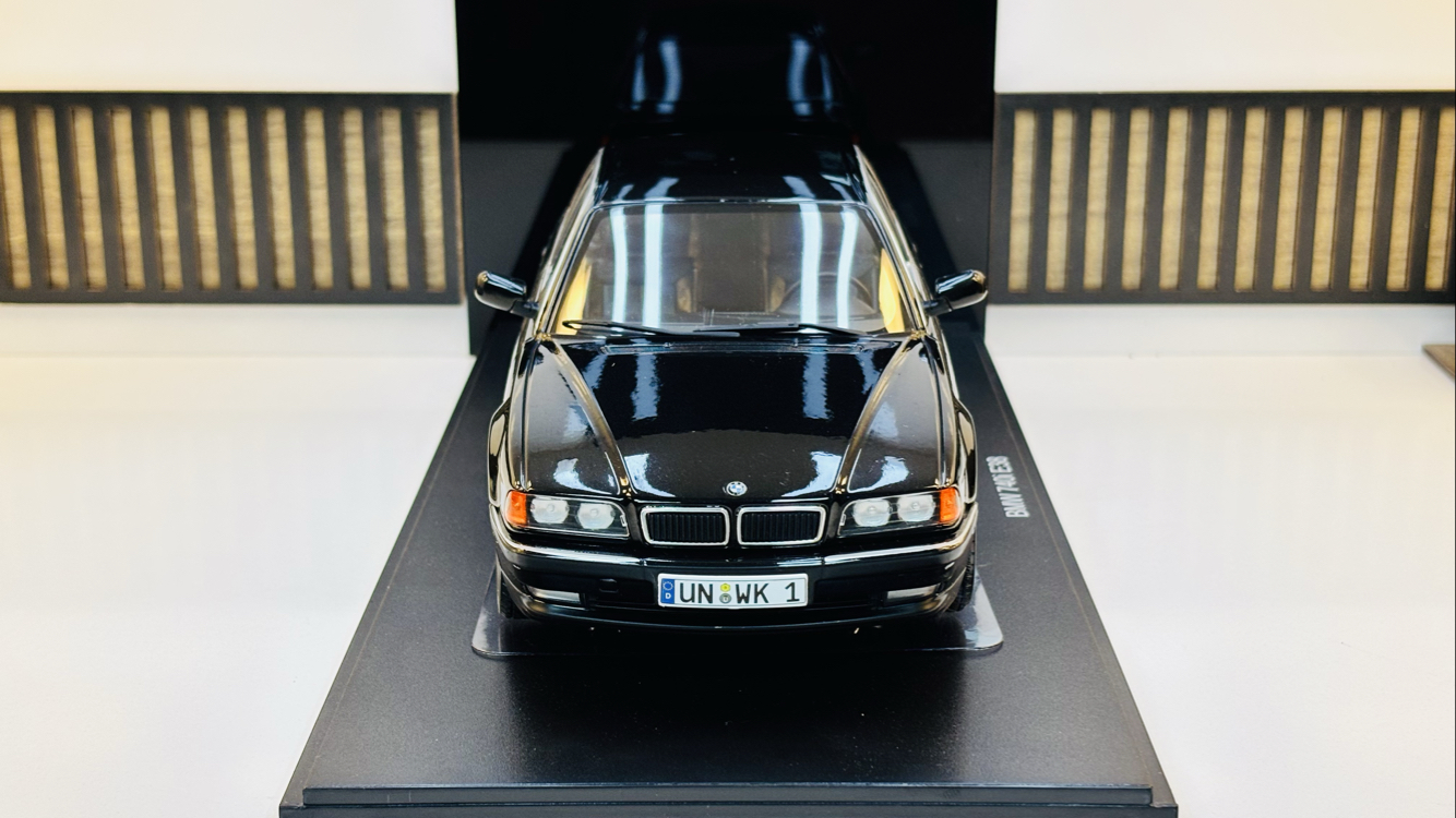 BMW 740i E38 SEDAN