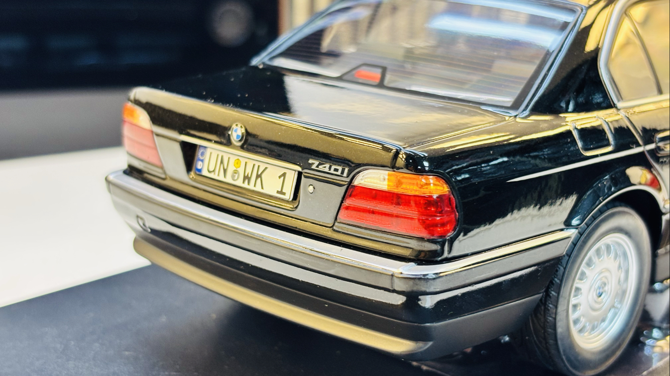 BMW 740i E38 SEDAN
