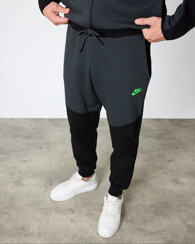 NİKE TECH FLEECE EŞOFMAN TAKIM