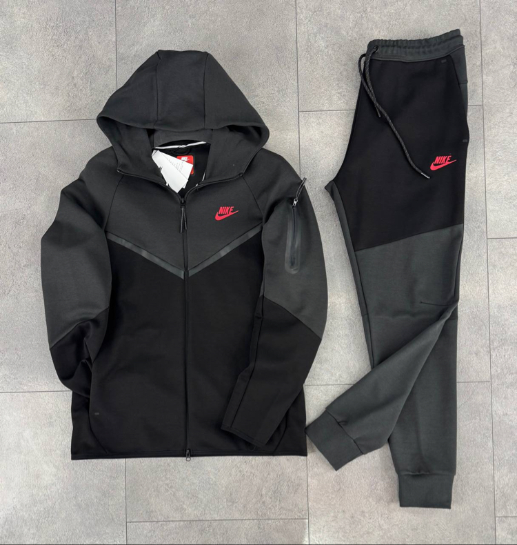 NİKE TECH FLEECE EŞOFMAN TAKIM