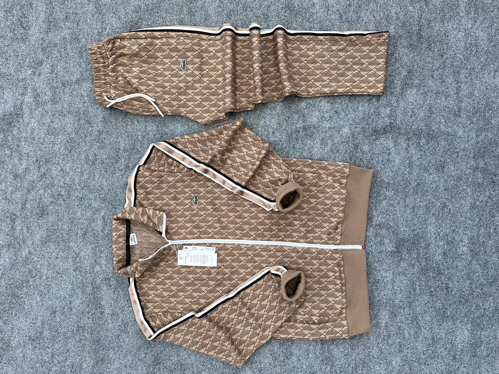 LACOSTE MONOGRAM EŞOFMAN TAKIMI