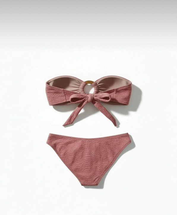 Toka aksesuarlı pembe dokulu straplez bikini takımı