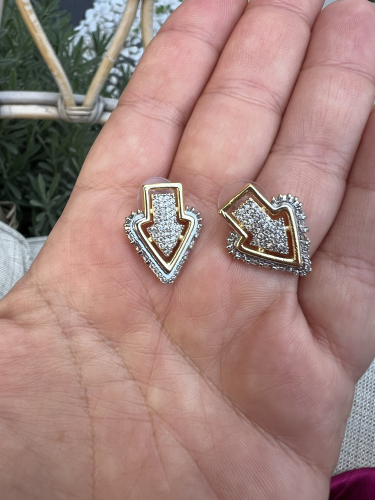 Arrow earring