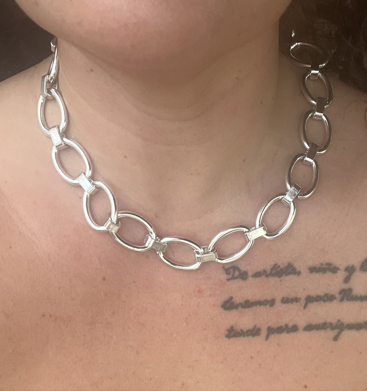 The chain gümüş rengi kolye