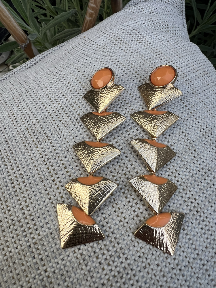 Orangant küpe