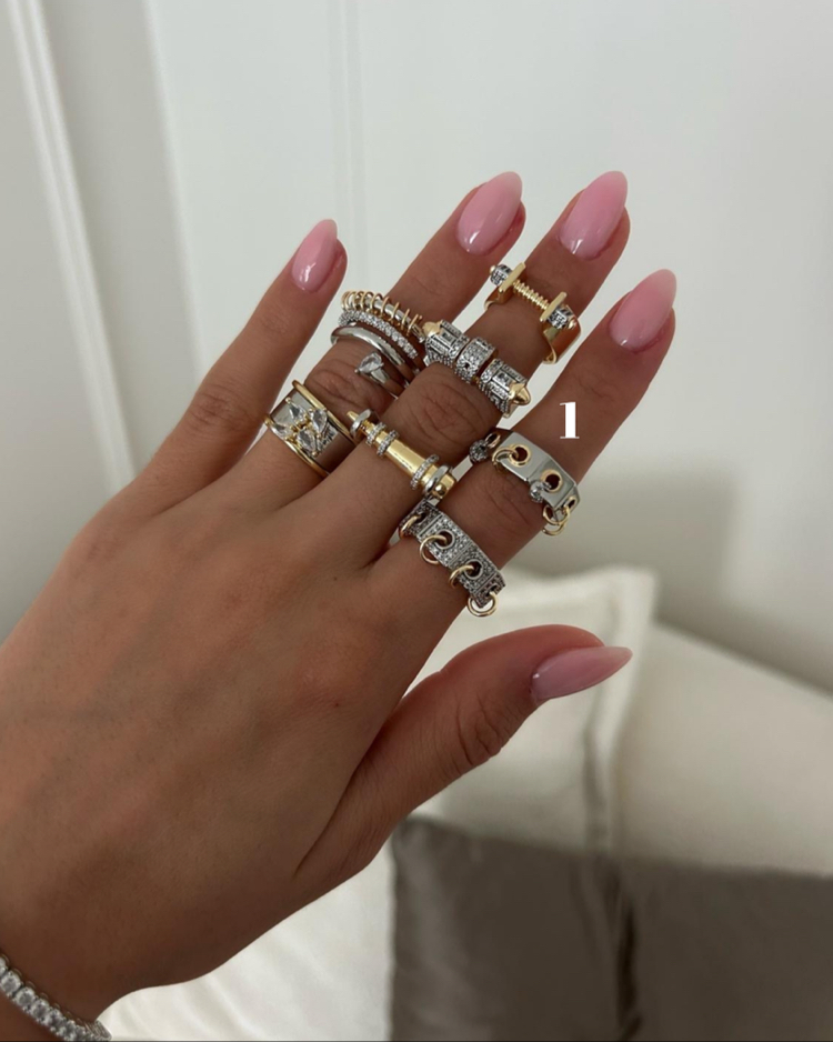 No strass chain yüzük