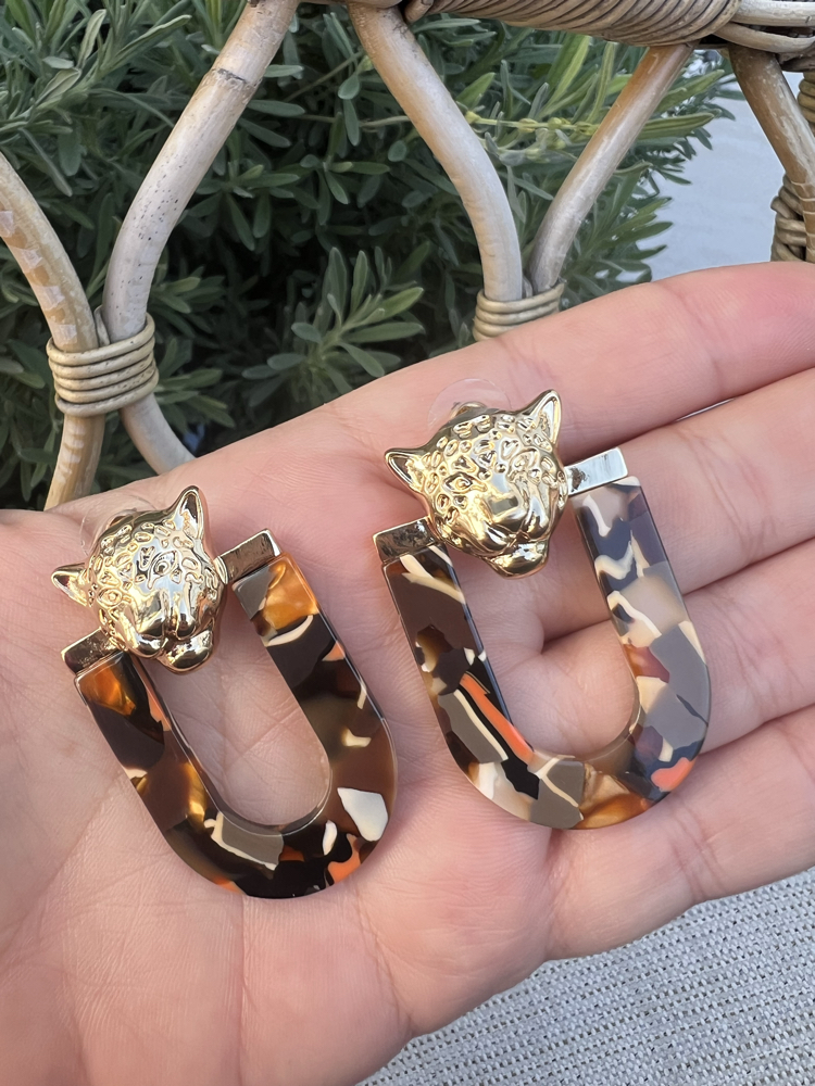 Brown tiger küpe