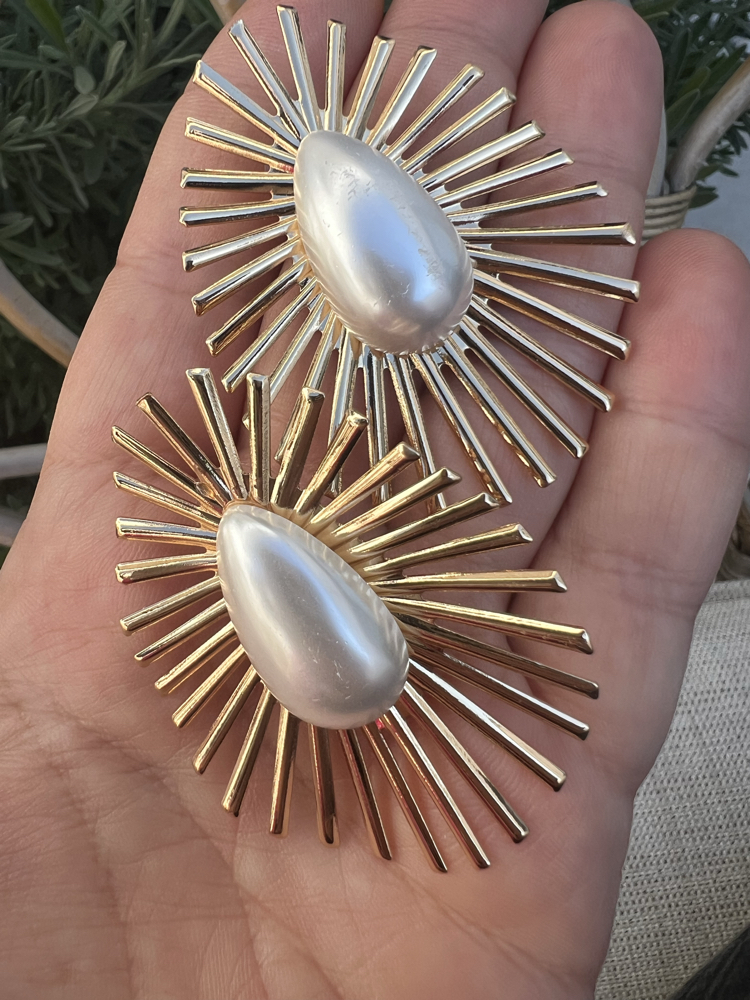 İncili retro küpe