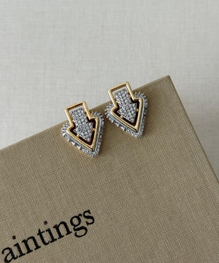 Arrow earring