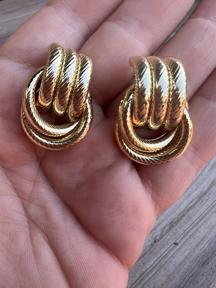 Sofi’s gold küpe