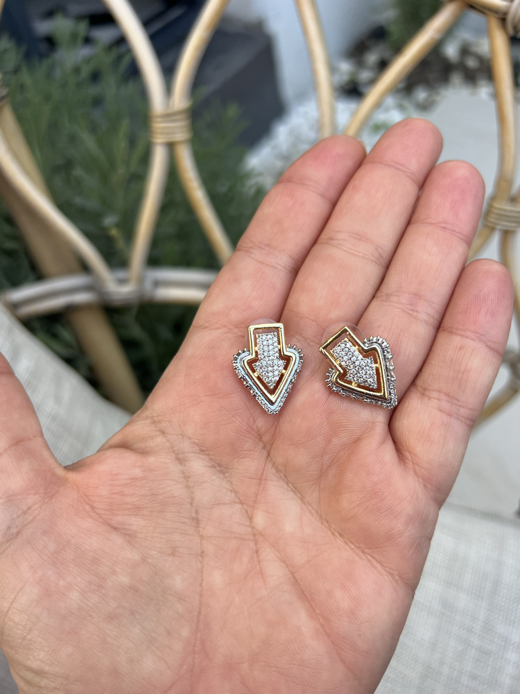 Arrow earring