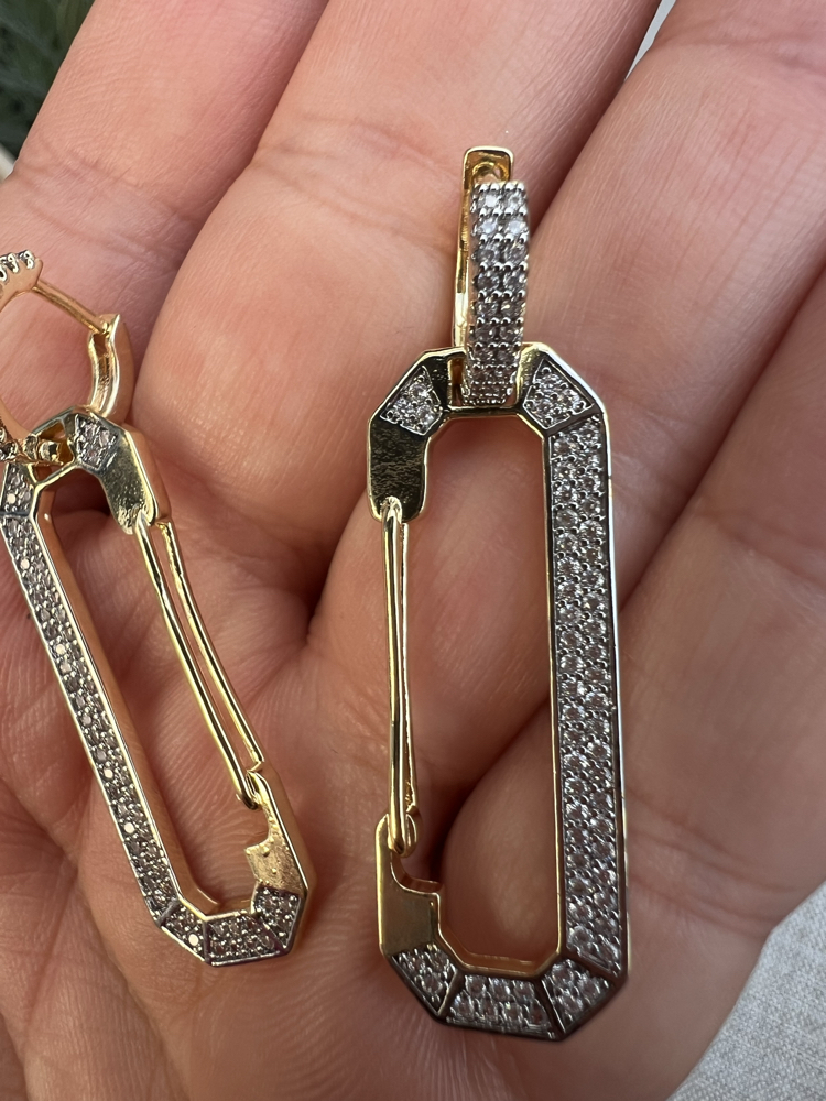 Keylock earring