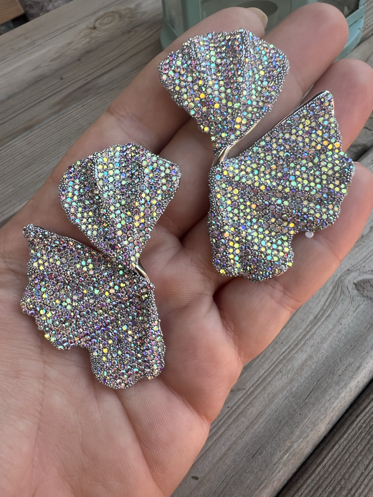 Sparkly rainbow floral küpe