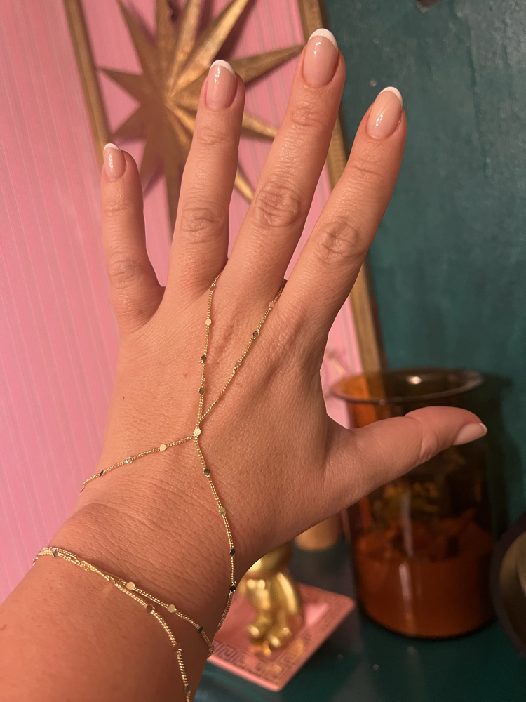 Sophisticated gold şahmeran