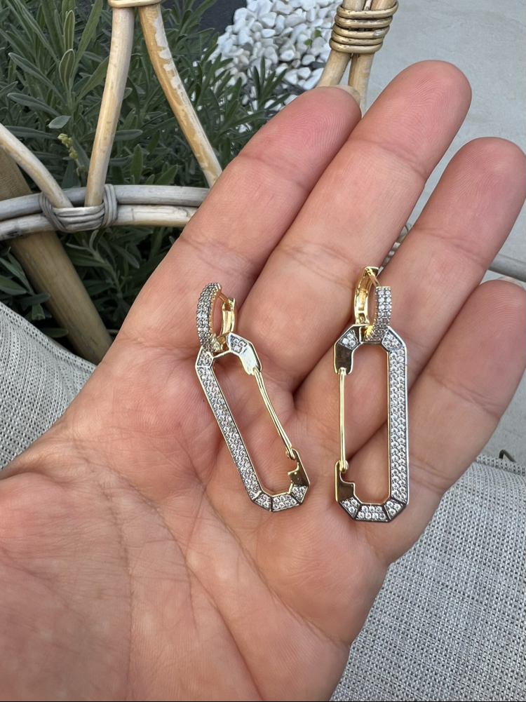 Keylock earring
