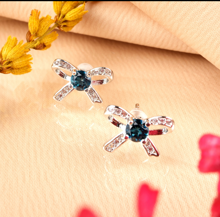 Mavi London Blue Topaz Gümüş Küpe