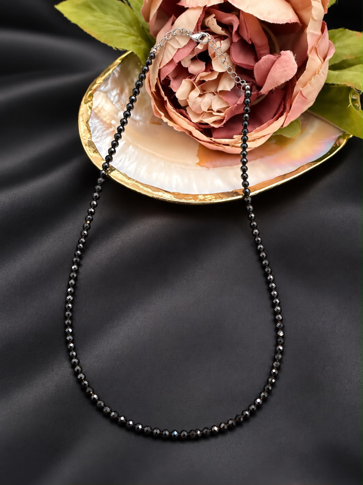Gem Siyah Spinel Kolye - Kraliyetin Gücüne Sahip Olmak