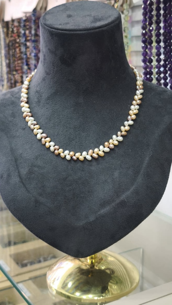 Soft Glam Pearl Necklace