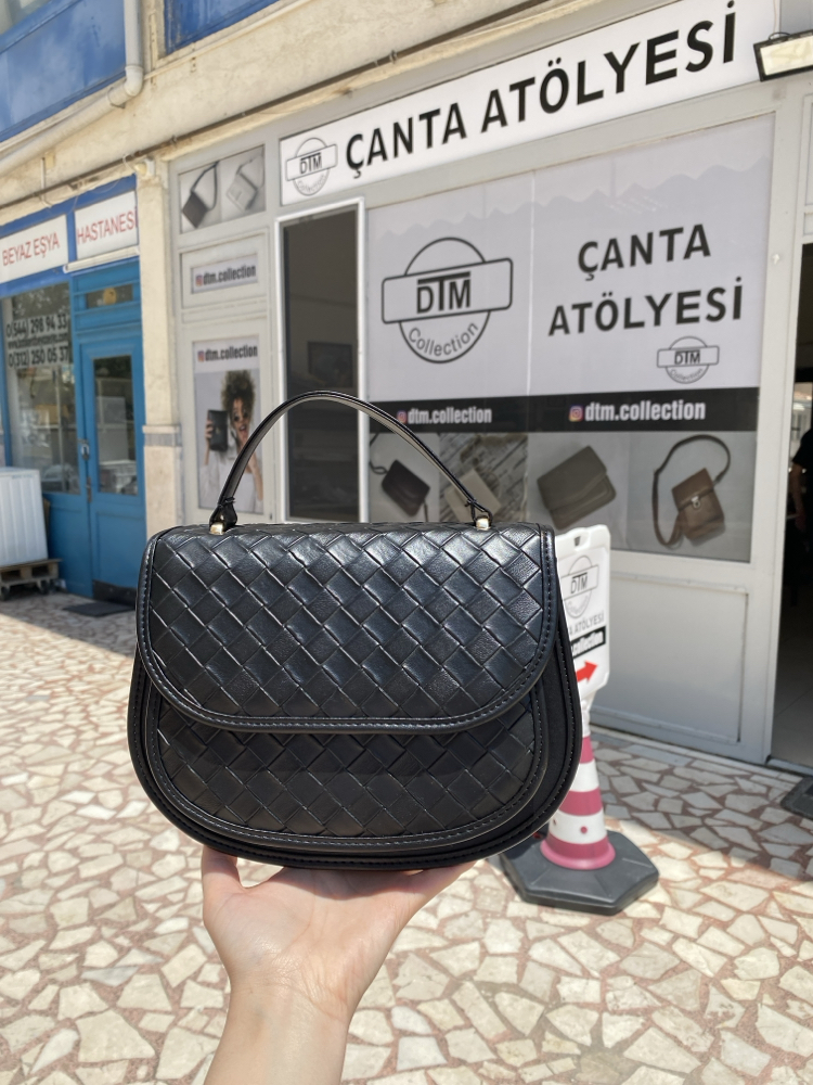 PAROL SİYAH BOTTEGA ÇANTAMIZ