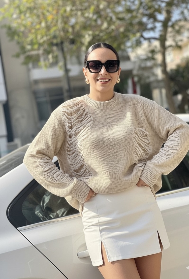 Yırtık Simli Detay Bej Triko