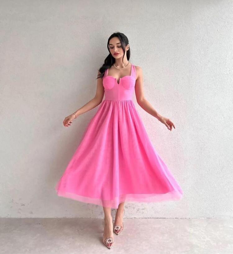 Pembe Tül Detaylı Midi Elbise