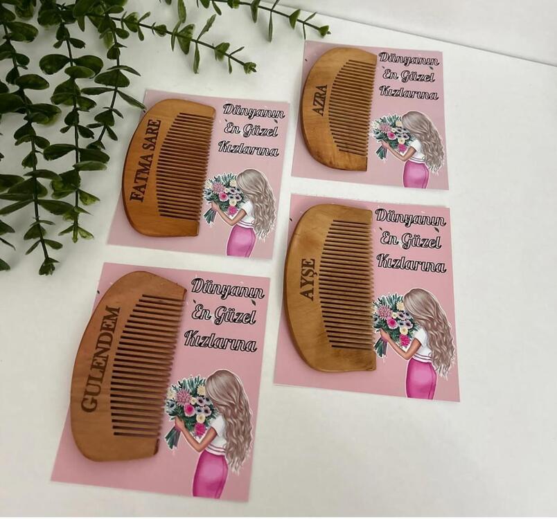 Ahşap isimli kartlı paketli tarak