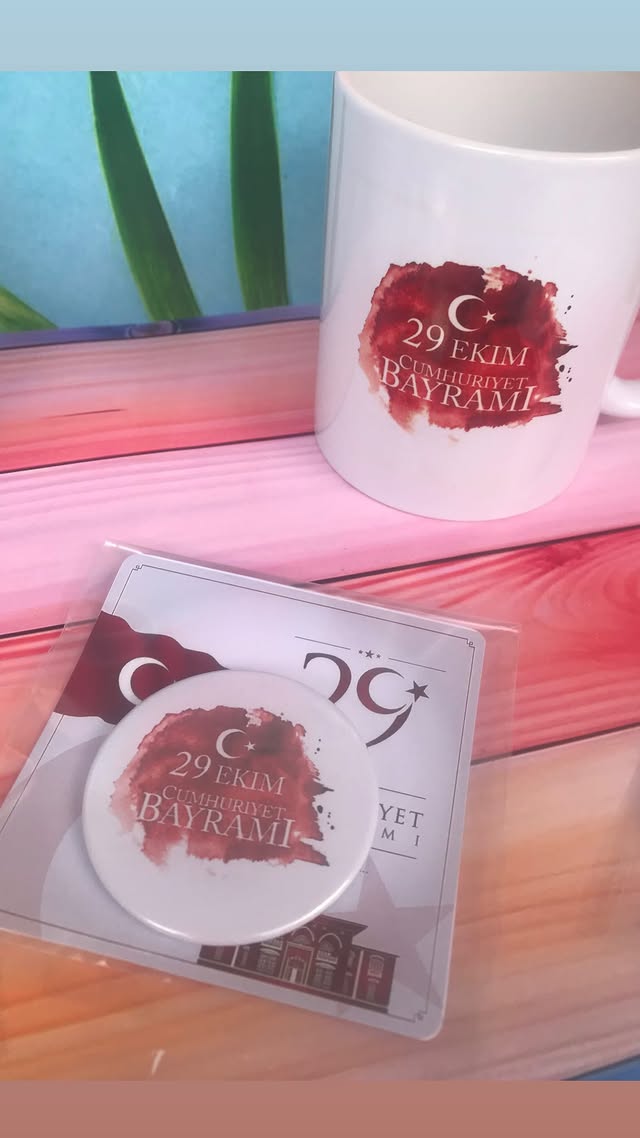 29 Ekim'e özel rozet kartlı paketli