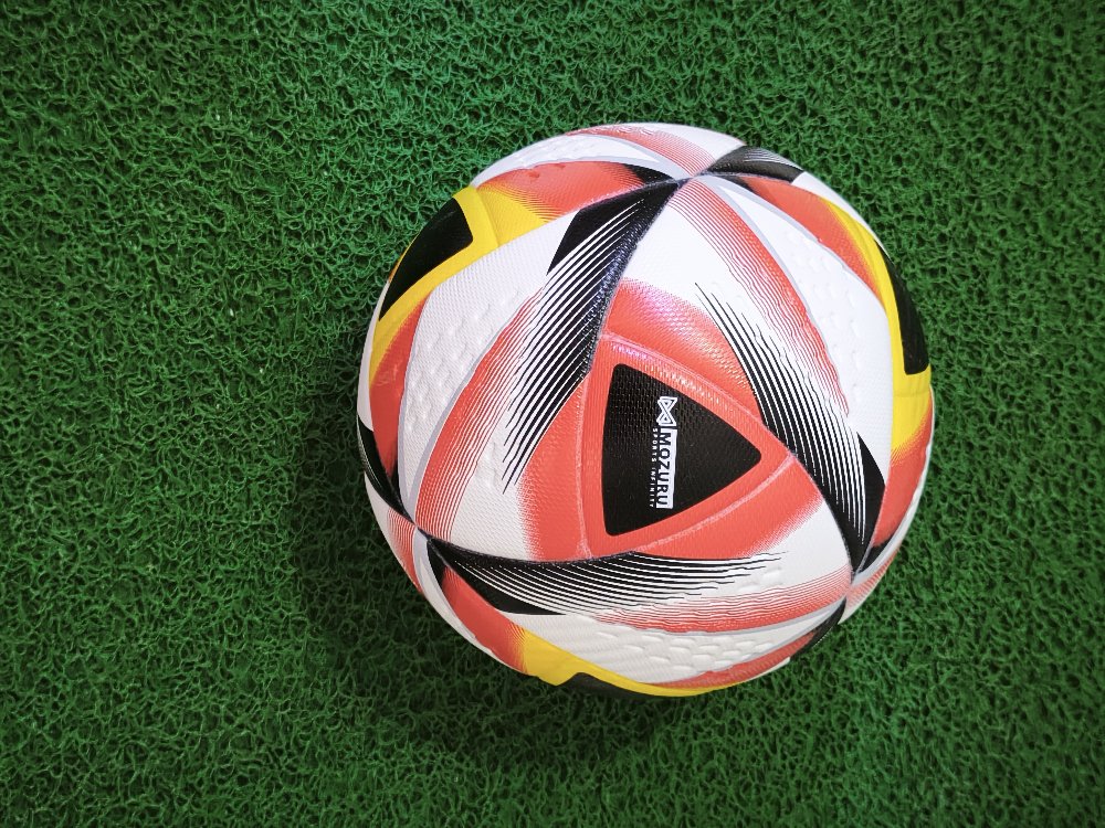 mozuru futbol topu