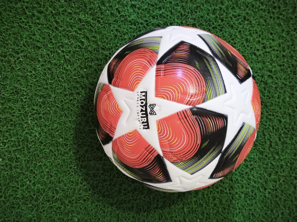 MOZURU FUTBOL TOPU