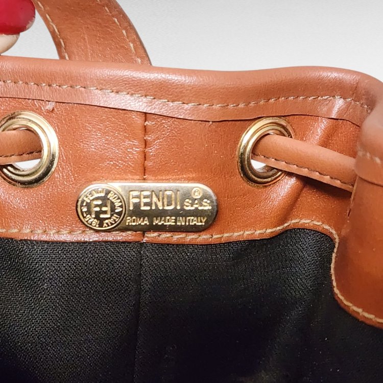 FENDİ Vıntage Monogram Bucket Bag