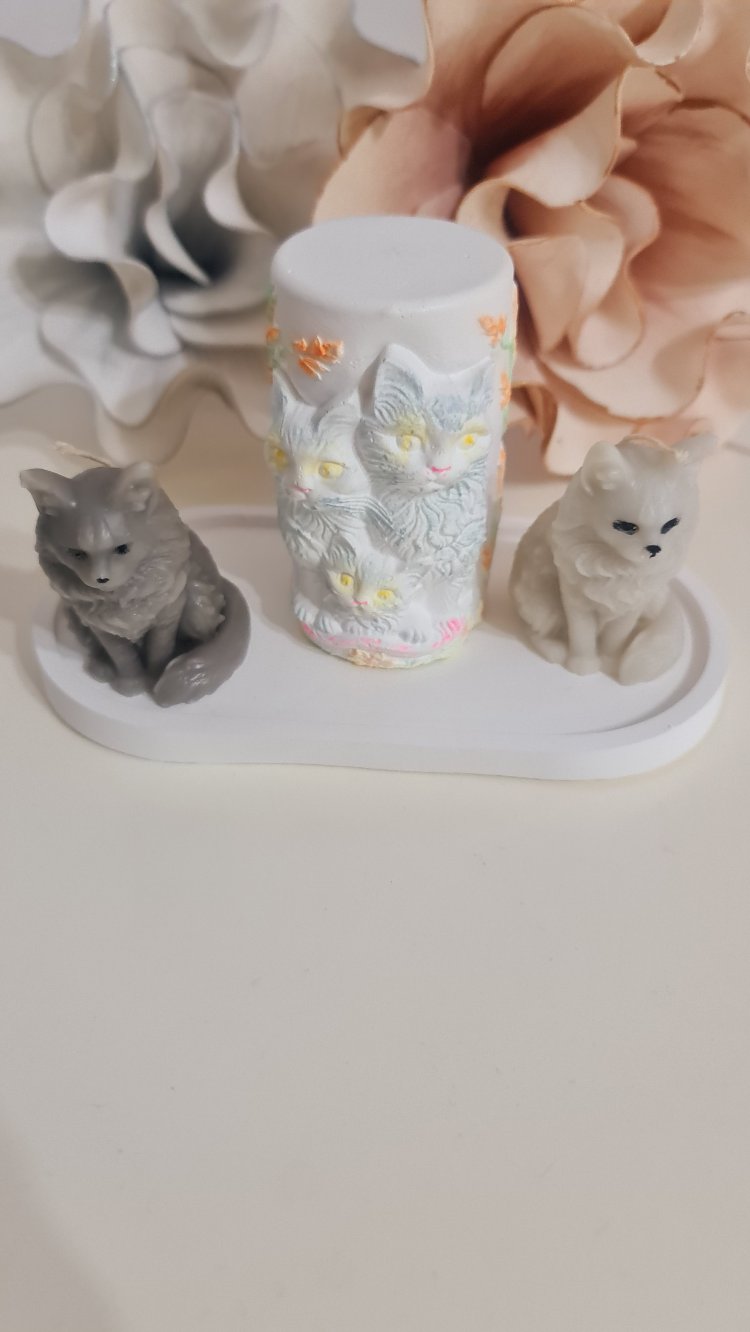 2 adet mum kedi,1 adet alçı tabak, 1 adet alçı kedi ailesi figür 