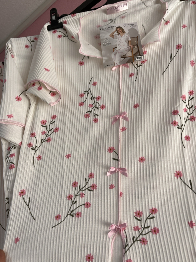 Pinterest Pembe Çiçekli Pijama Takımı
